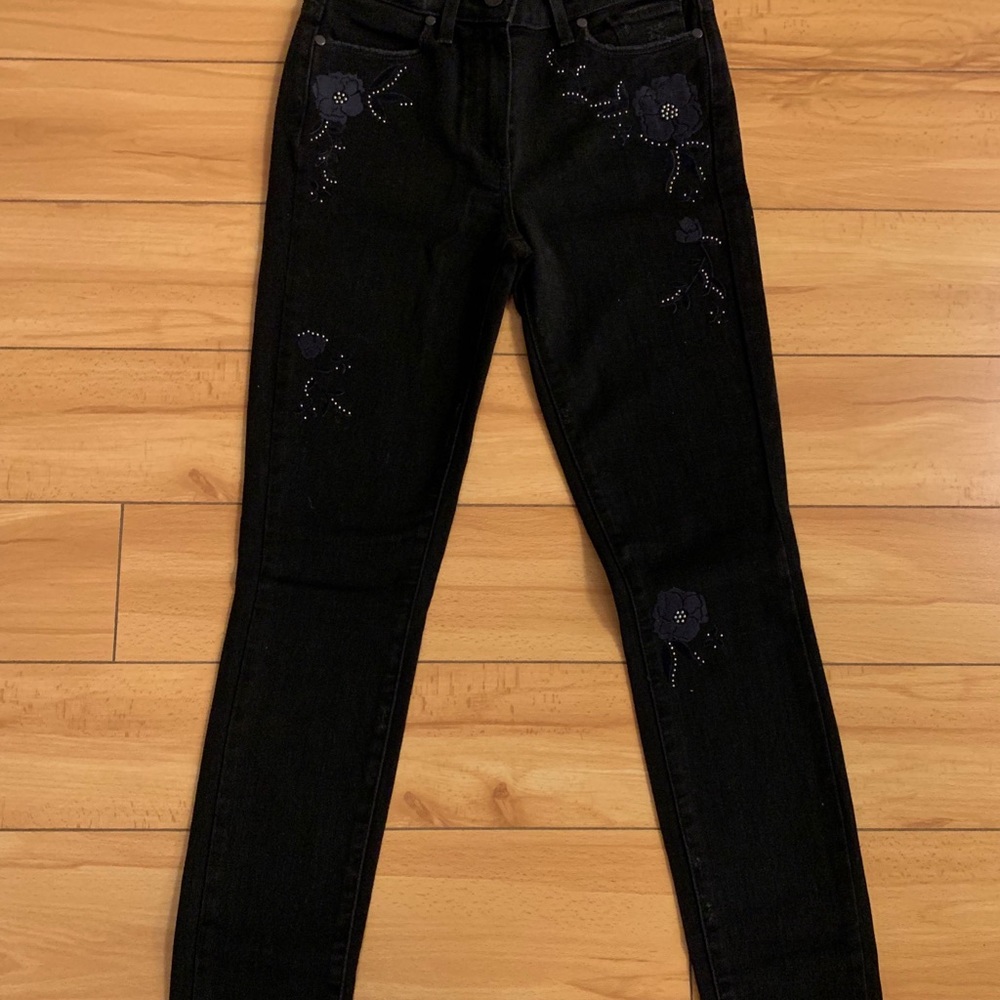 🔥PAIGE embroidered jeans. New without tags.
